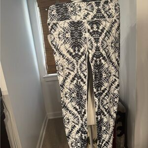 VSX Black and White Tie-Dye Leggings
